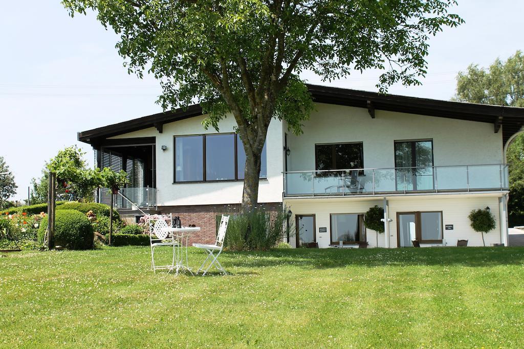 Ferienwohnungen Eifelblick Lutzerath Экстерьер фото